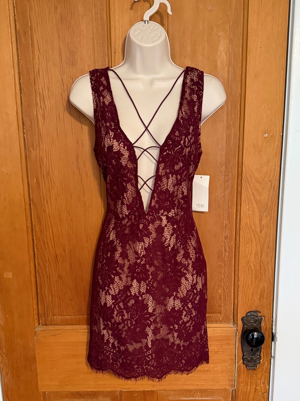 Tobi front strap up lace dress size medium NWT